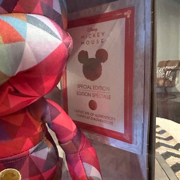 Disney Kaleidoscope Mickey Plush Disney - Limited Edition - Picture 2 of 5
